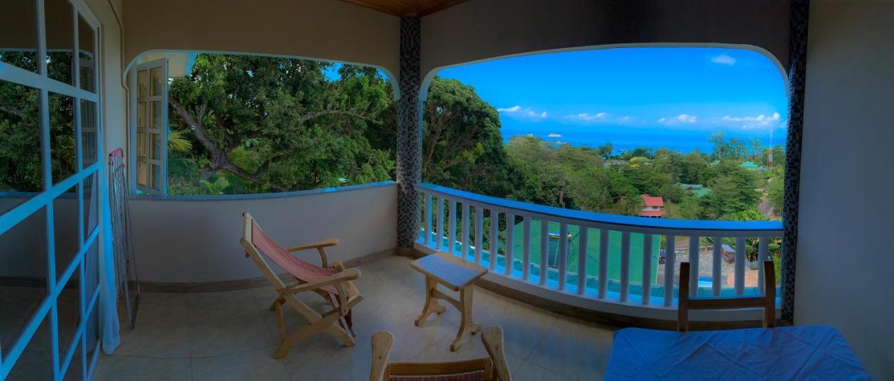 Exotic Guest House Anse Volbert Village Exterior foto