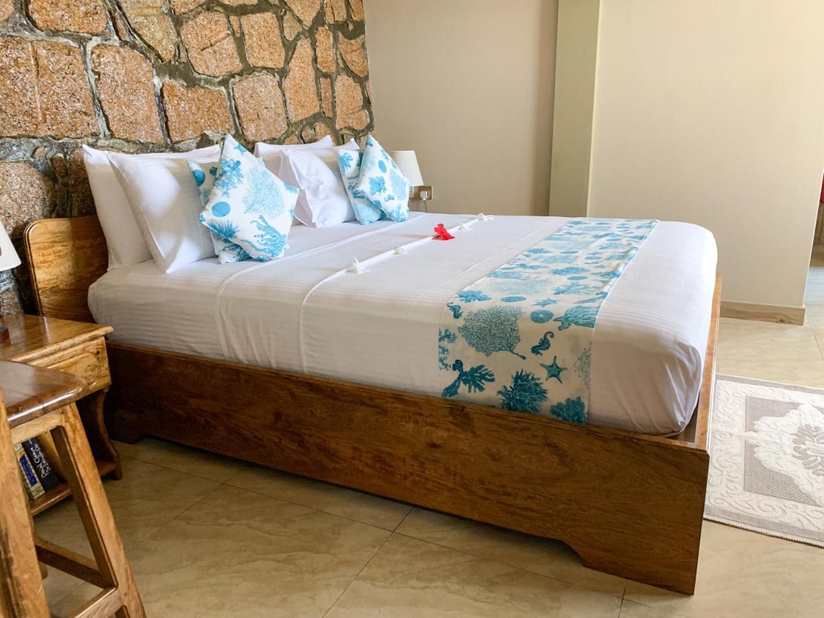 Exotic Guest House Anse Volbert Village Exterior foto
